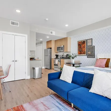 Luxe Studio With City Views - Near Fishtown
